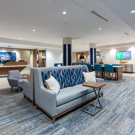 Holiday Inn Express & Suites Vaughan-Southwest By Ihg Bagian luar foto