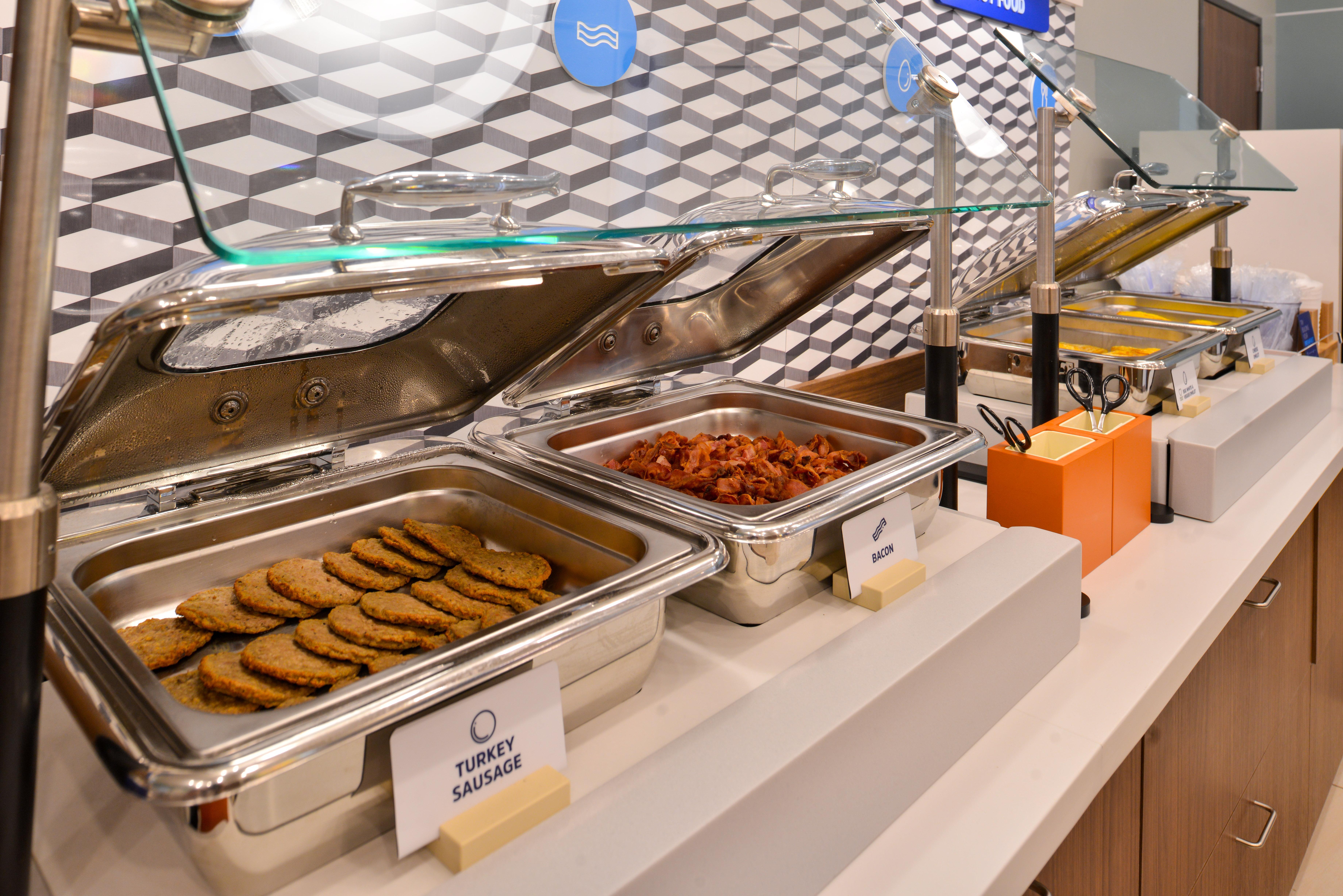 Holiday Inn Express & Suites Vaughan-Southwest By Ihg Bagian luar foto