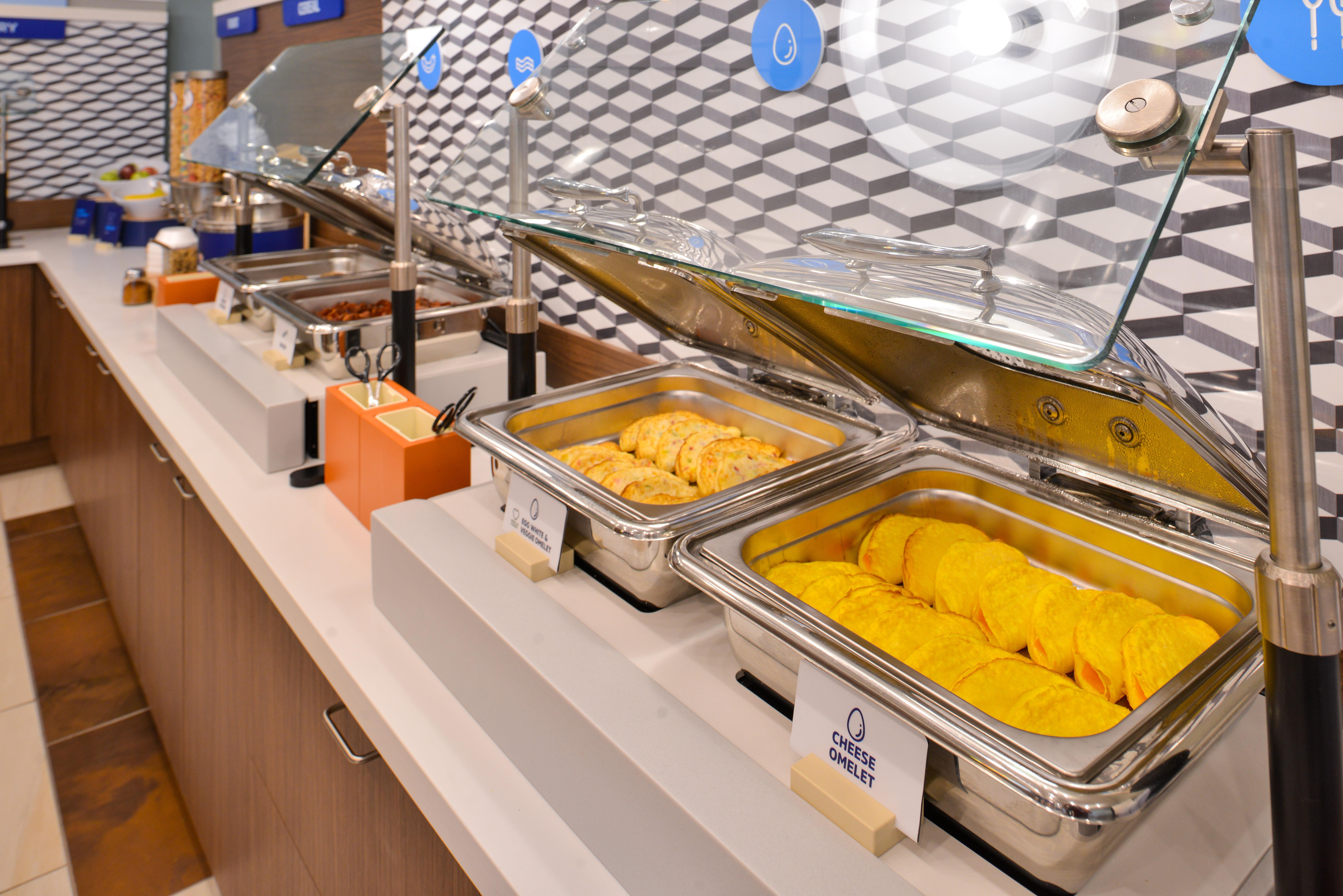 Holiday Inn Express & Suites Vaughan-Southwest By Ihg Bagian luar foto