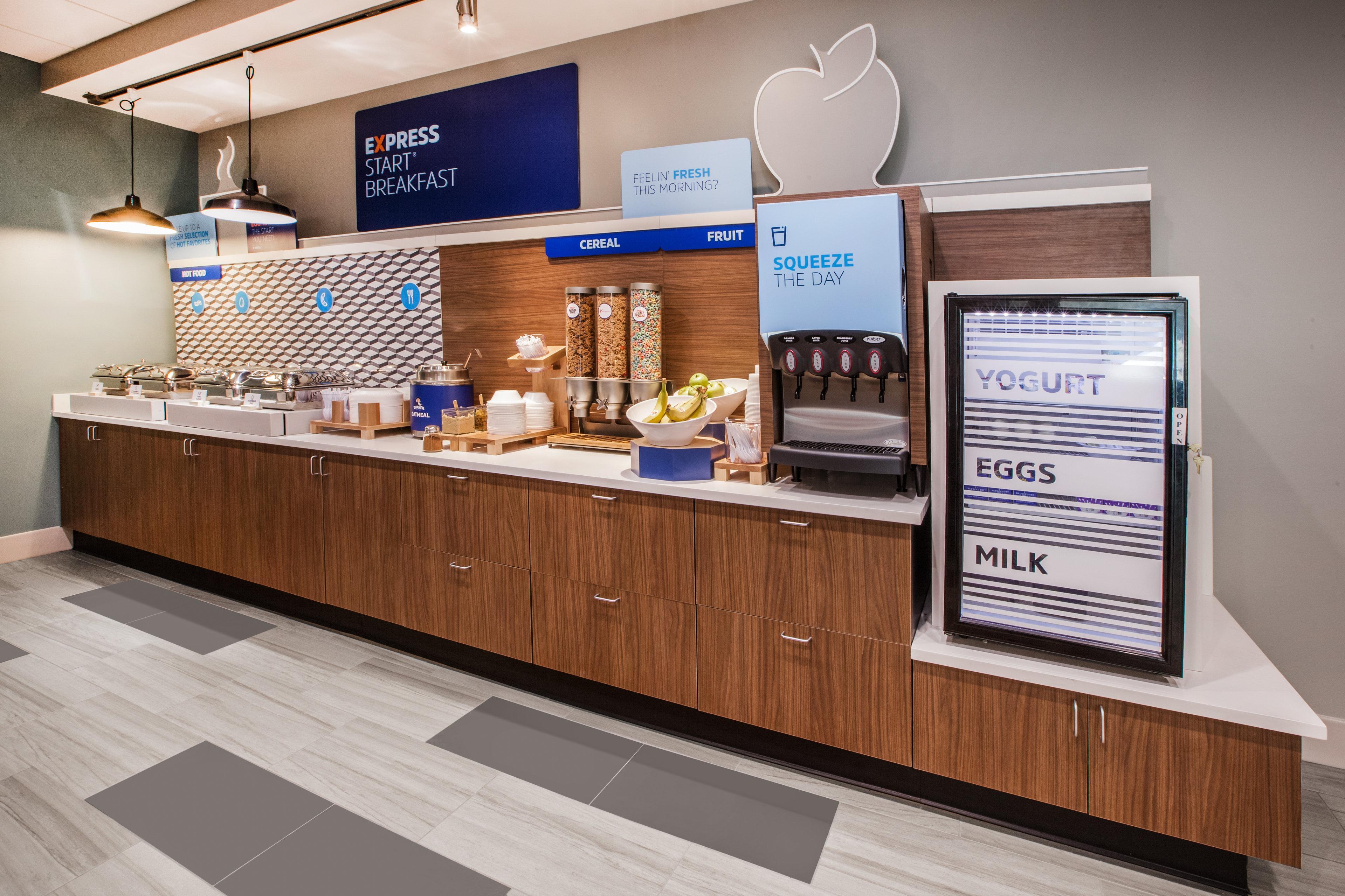 Holiday Inn Express & Suites Vaughan-Southwest By Ihg Bagian luar foto