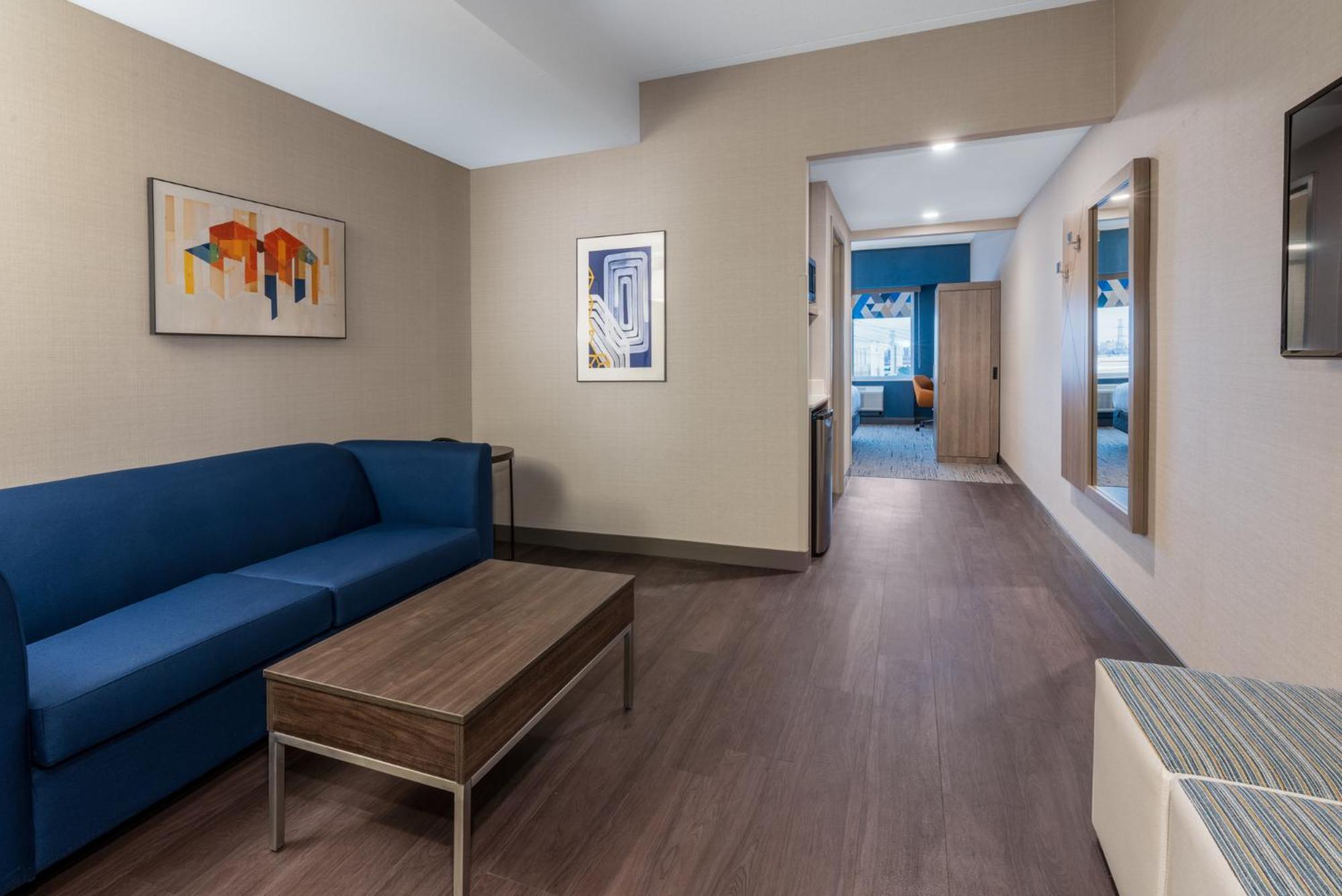 Holiday Inn Express & Suites Vaughan-Southwest By Ihg Bagian luar foto