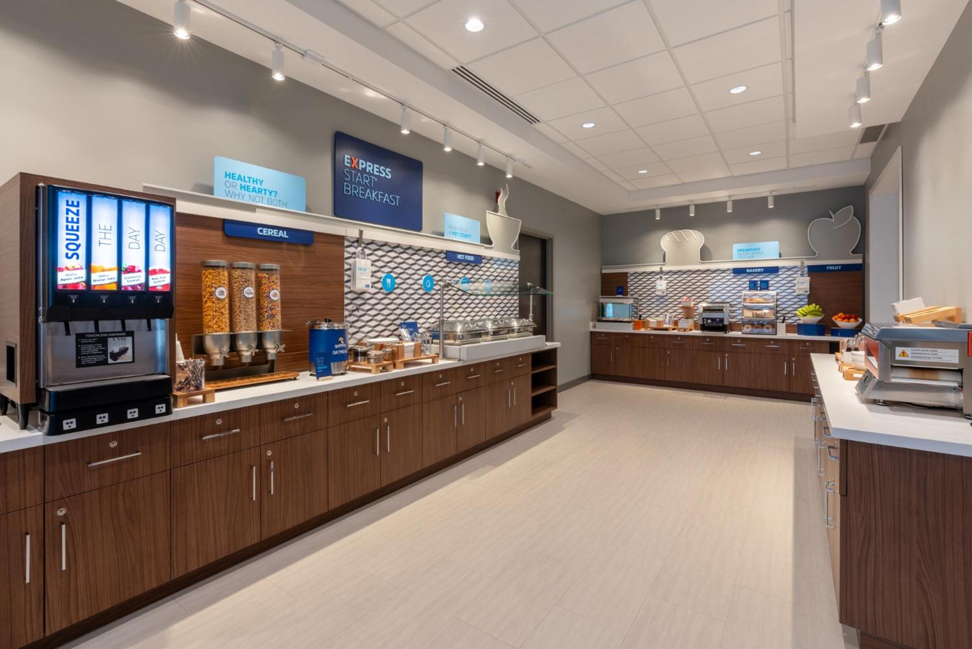 Holiday Inn Express & Suites Vaughan-Southwest By Ihg Bagian luar foto