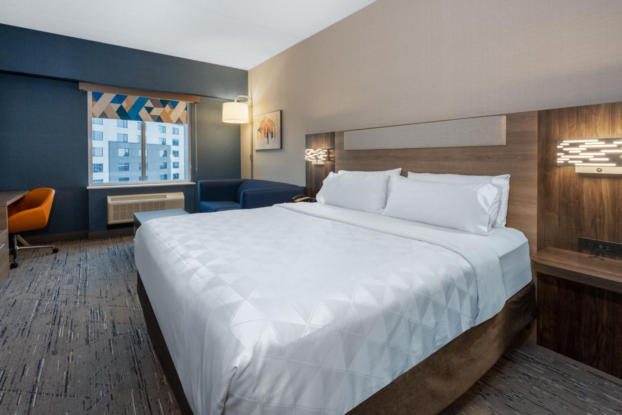 Holiday Inn Express & Suites Vaughan-Southwest By Ihg Bagian luar foto