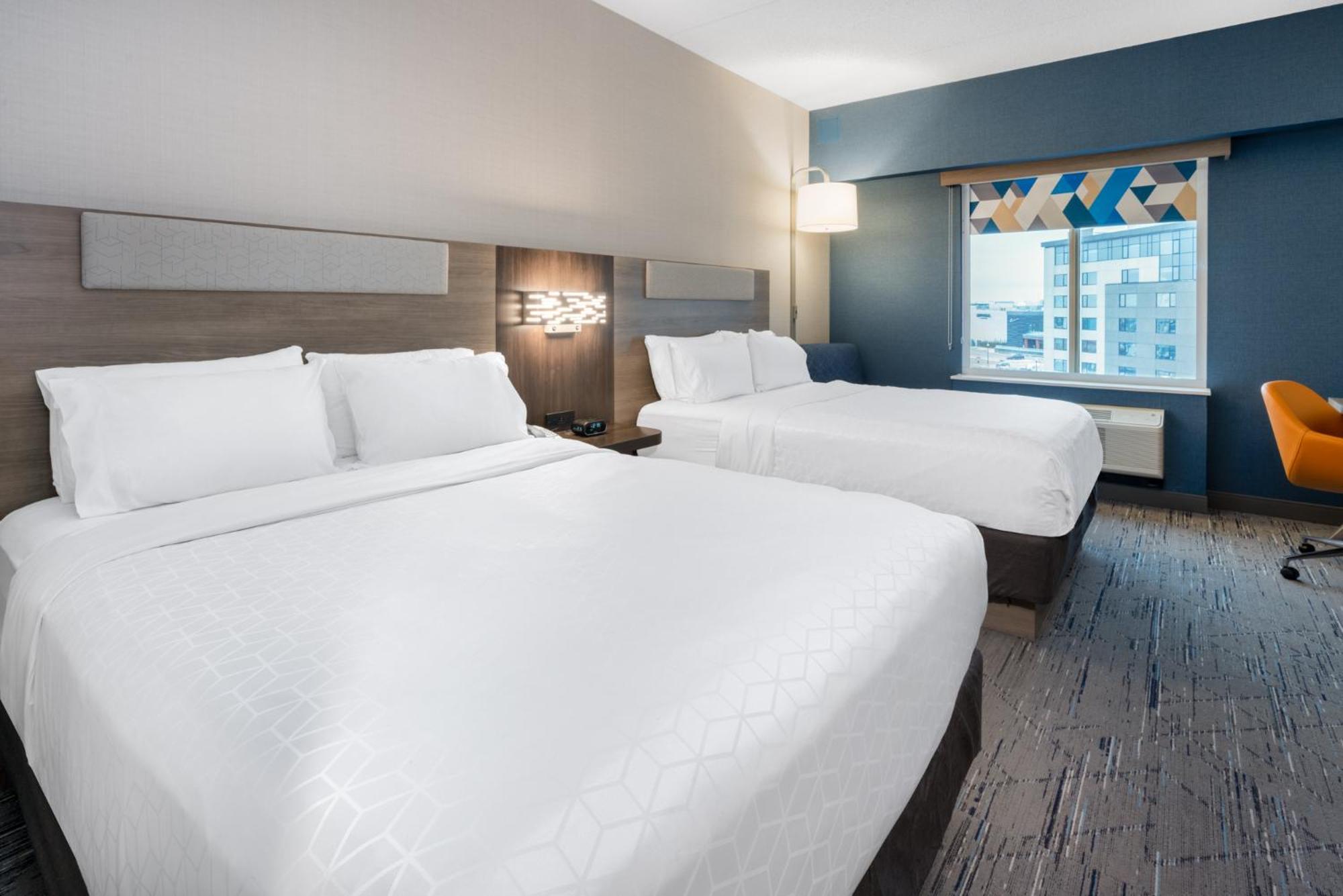 Holiday Inn Express & Suites Vaughan-Southwest By Ihg Bagian luar foto