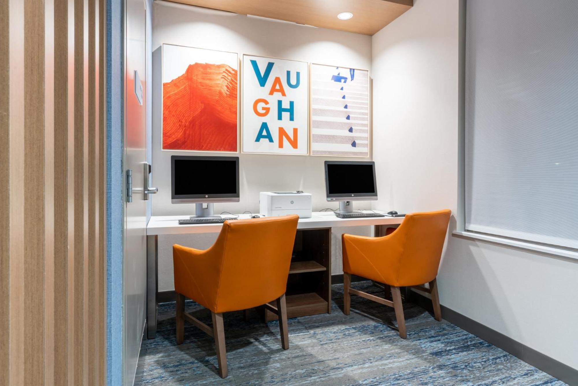 Holiday Inn Express & Suites Vaughan-Southwest By Ihg Bagian luar foto
