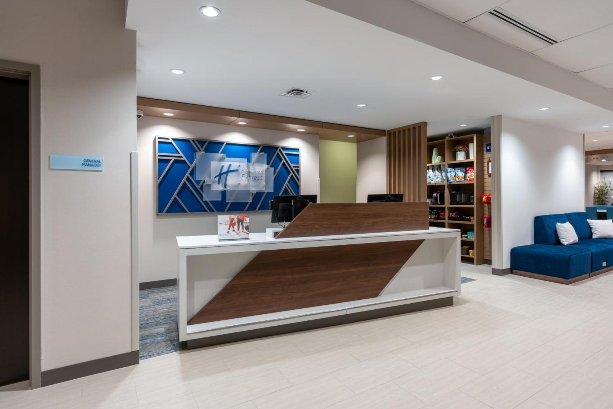 Holiday Inn Express & Suites Vaughan-Southwest By Ihg Bagian luar foto